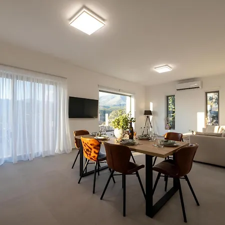 Piedra Azul וילה קרדמילי